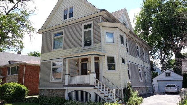 Building Photo - 83 E Quincy St