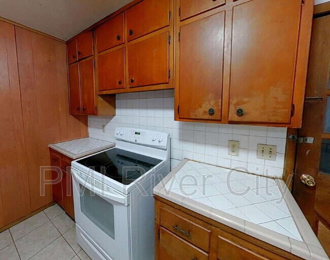 Foto del edificio - 7473 Greenway Dr