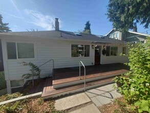 Building Photo - 3623 Woodlawn Ave N