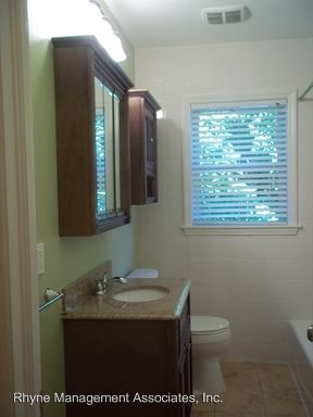 Foto del edificio - 8615 Chapel Hill Rd