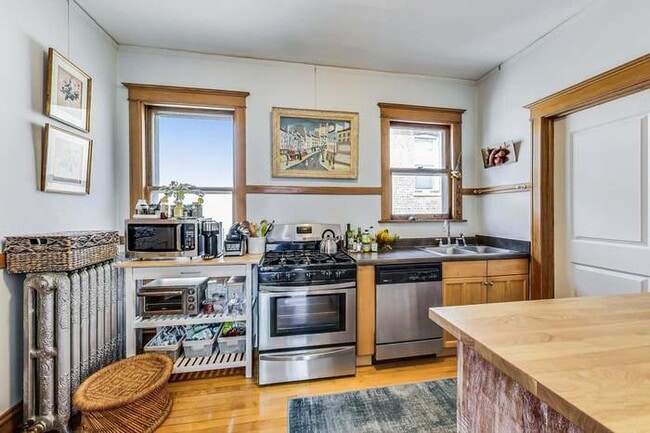 Building Photo - 535 S Lombard Ave