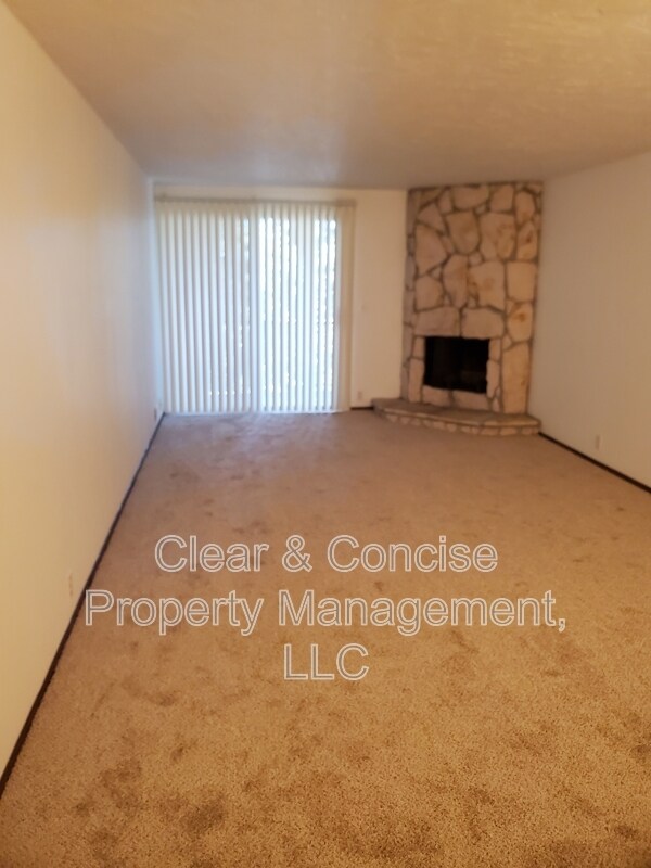 Building Photo - 2671 Woodstone Pl