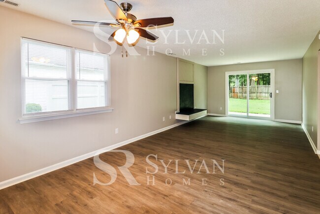 Foto del edificio - Prepare to fall in love with this 3 bedroom, 2.5 bathroom home