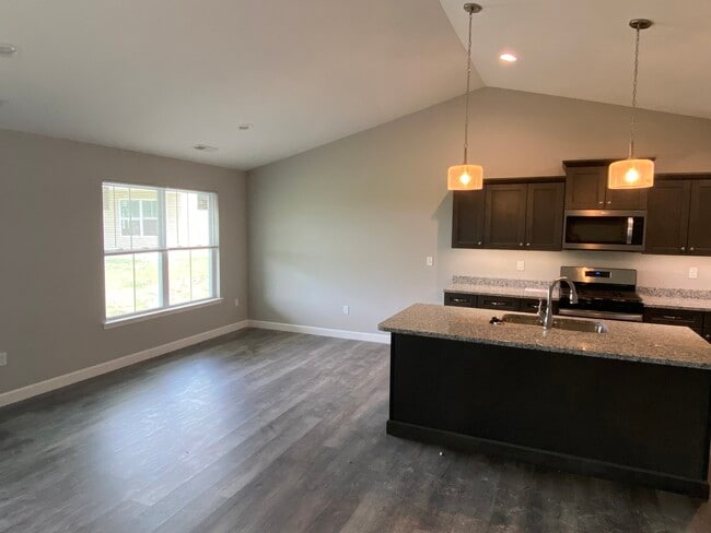 Building Photo - 2024 Serenade Ln