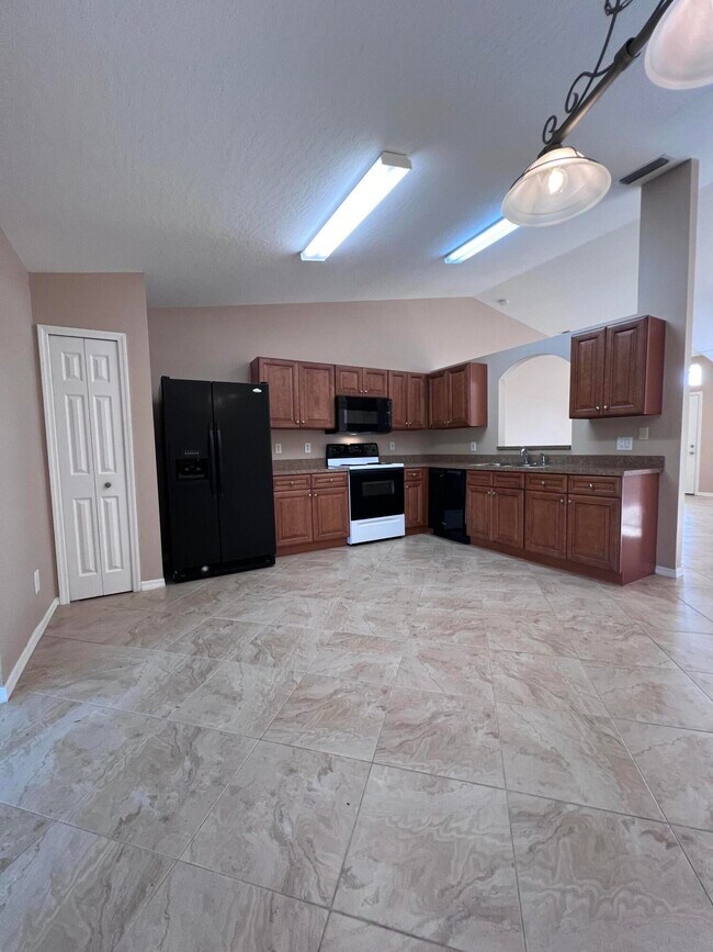 Foto del edificio - 830 Laurel Dr