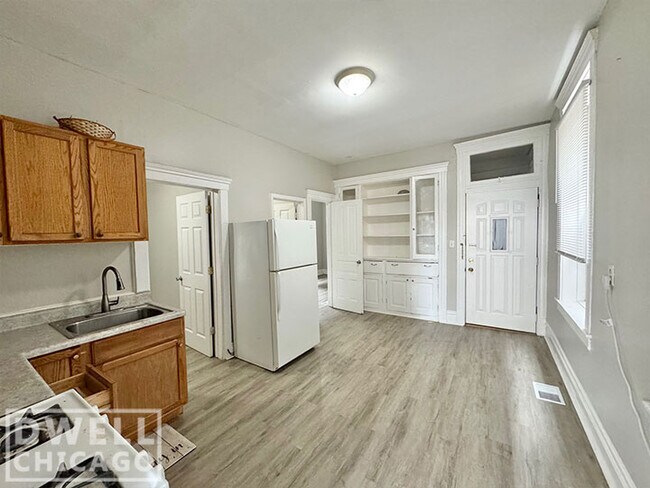 Foto del edificio - 2133 S Fairfield Ave