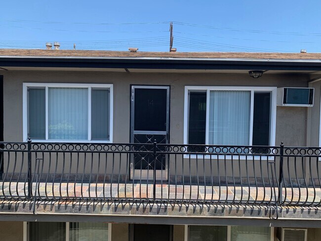 Foto del edificio - 7209 Willoughby Ave