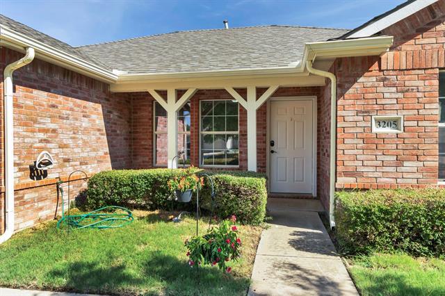 Building Photo - 3205 Ocean Dr