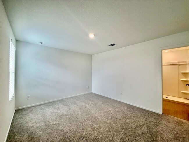 Foto del edificio - 5003 Esperanza Ter Dr