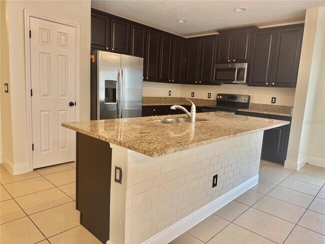 Foto del edificio - 122 Andalusia Loop