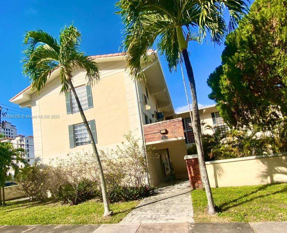 Foto principal - 49 Navarre Ave