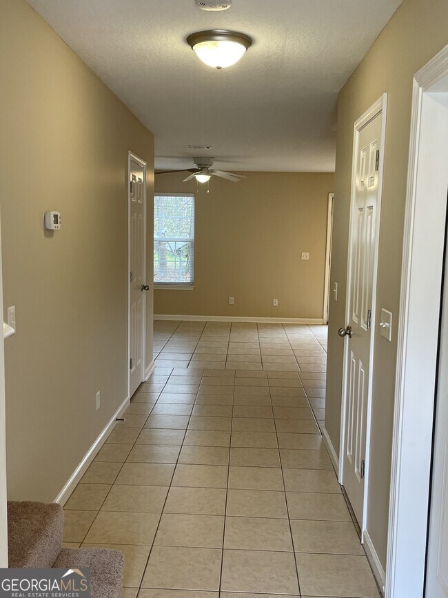 Building Photo - 107 Deep Bay Cir