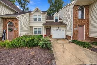 Building Photo - 1305 Tuckaway Reach