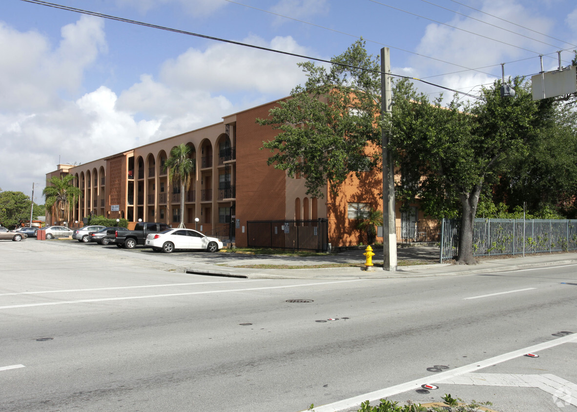 Building Photo - Monterey Apartments