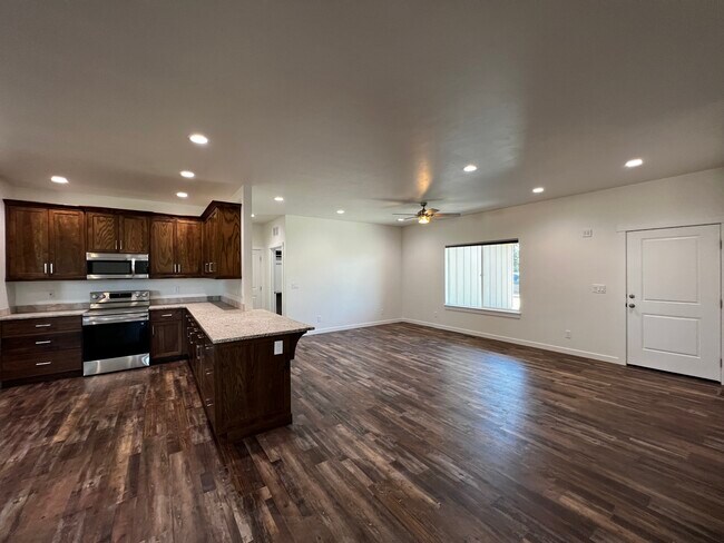 Kitchen/Livingroom - 5306 E Lewis Ln