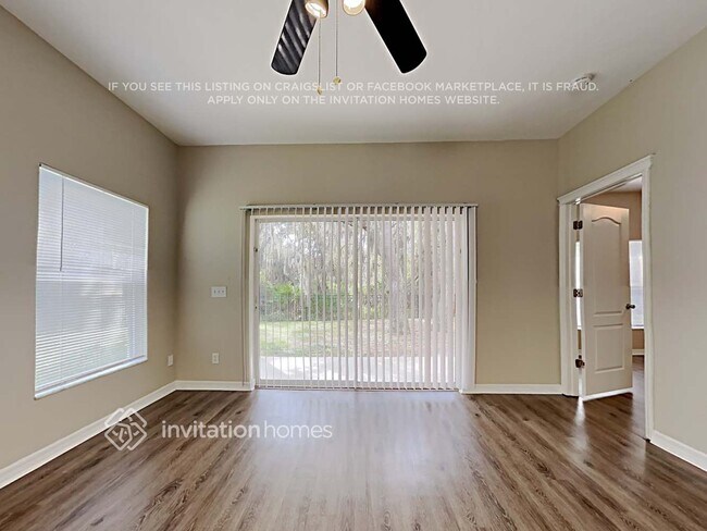 Foto del edificio - 6138 Skylarkcrest Dr