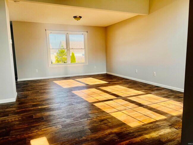 Building Photo - 2119 Meadowsweet Pkwy