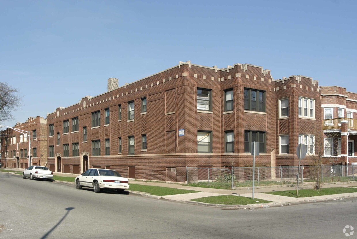 Building Photo - 7756-7758 S Carpenter St
