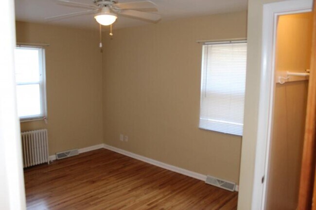 Foto del edificio - 3038 Algonquin Pkwy - Lower