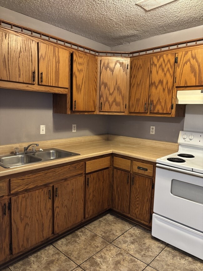 Building Photo - 283 Adkins Cir