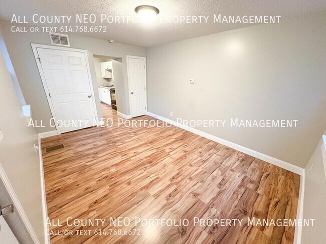 Foto del edificio - 1046 Republic Ave