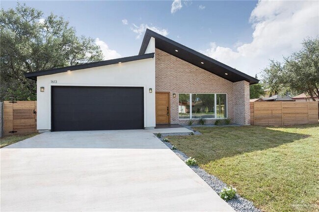 Foto del edificio - 1613 N 29th St