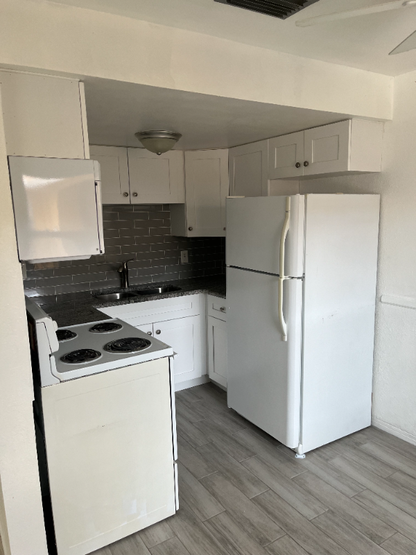 Primary Photo - 426 93rd Ave N