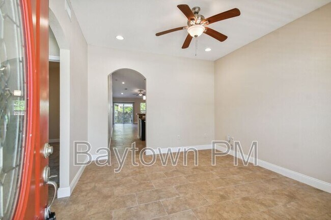 Foto del edificio - 2321 W Beach St