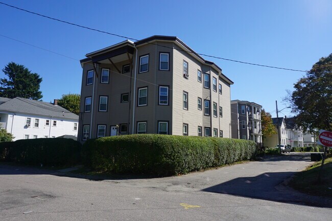 Foto del edificio - 32 Lansdowne St