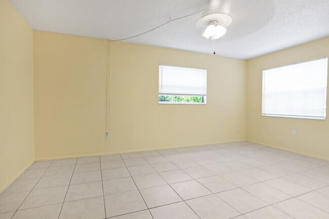 Building Photo - 1-Bedroom Condo Near Downtown Sarasota