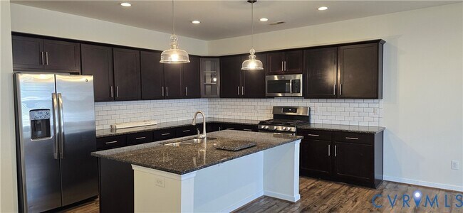 Foto del edificio - 5612 Benoni Ct