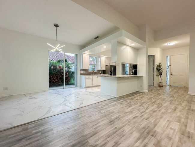 Building Photo - 7046 Fish Creek Ln