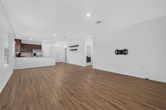 Foto del edificio - 15608 Spring Hill Ln