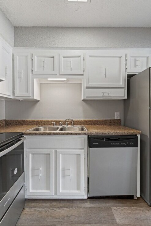 Foto del edificio - 800 Anderson Ln