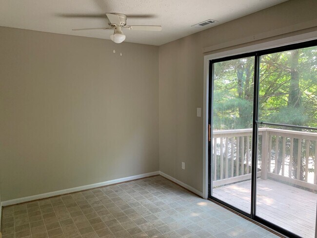 Foto del edificio - 3 Bedroom Townhouse Close to Liberty Unive...