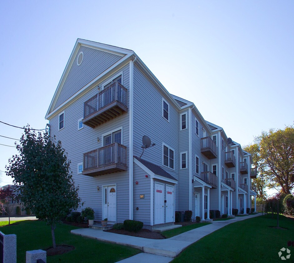 Building Photo - 397-399 Sea St