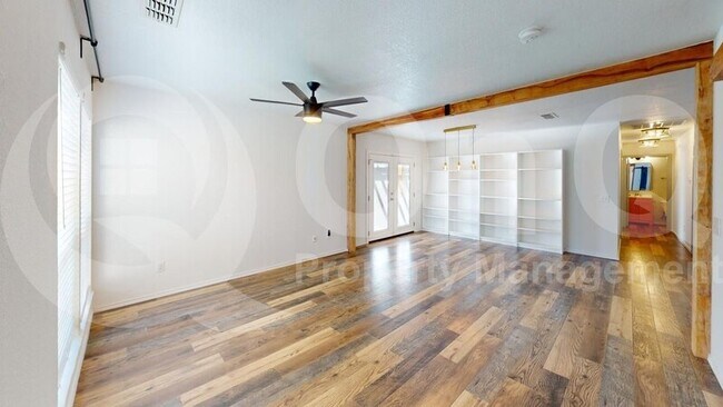 Building Photo - 916 S Tennessee St