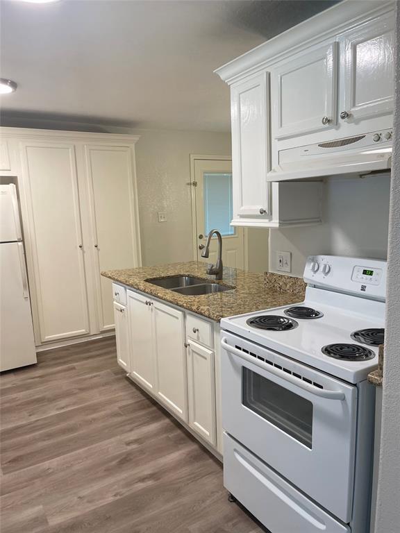 Foto del edificio - 8355 Glencrest St