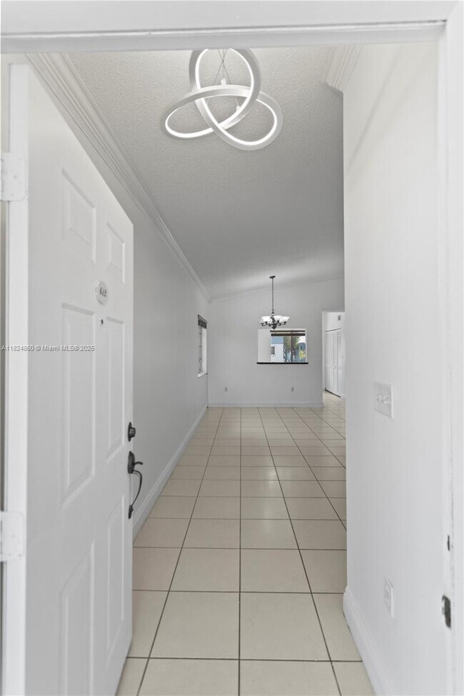 Foto del edificio - 6445 SW 130th Pl