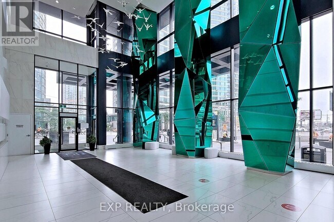 Photo du bâtiment - 352-352 Front St W