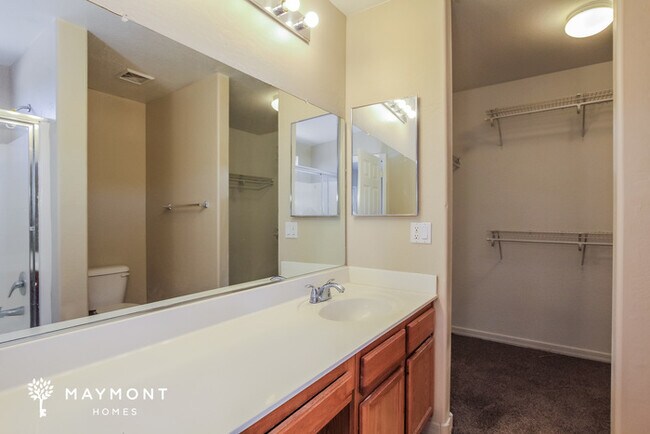 Building Photo - 2149 N Santiana Pl
