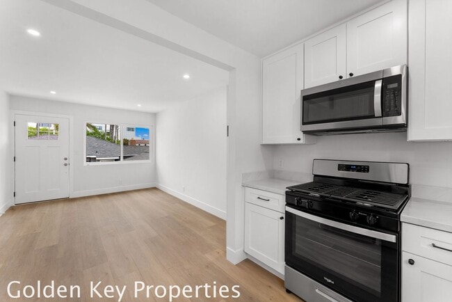 Foto del edificio - Welcome to your beautifully remodeled apartment in South Oceanside just a few blocks from the beach!