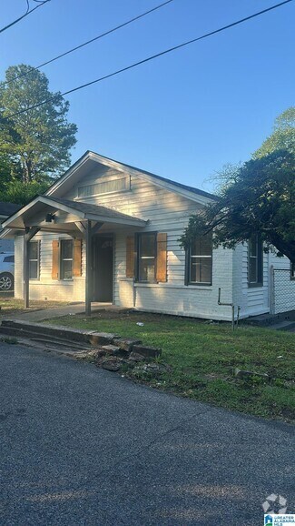 Building Photo - 2212 20th St N