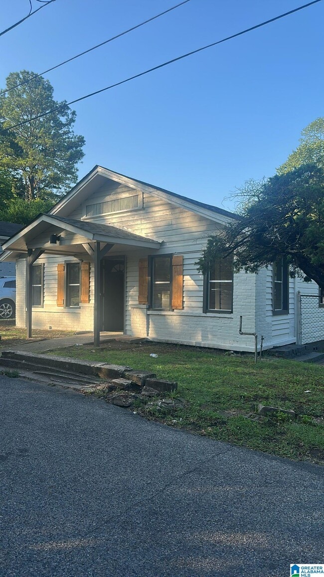 Building Photo - 2212 20th St N