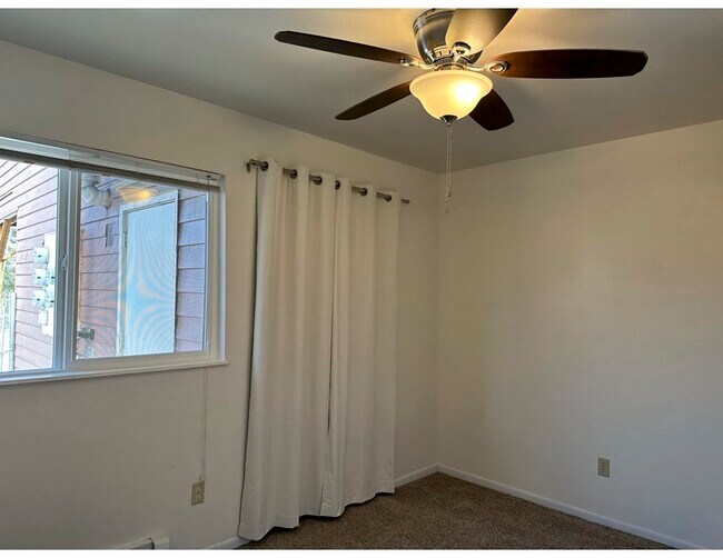 Foto del edificio - 2201 E 66th Ave