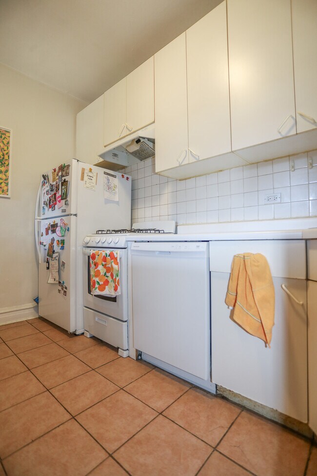 Foto del edificio - 459 W Roslyn Pl