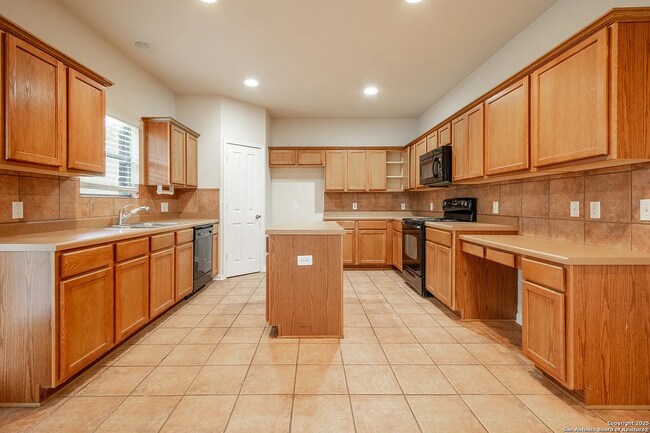 Foto del edificio - 9207 Larsons Ln