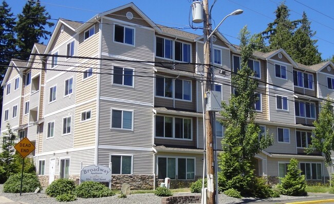 Building Photo - Broadway Apartments