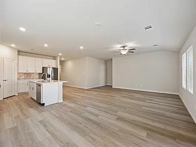Building Photo - 1017 Emberwood Dr