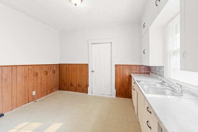 Foto del edificio - 415 S Phillips Ave